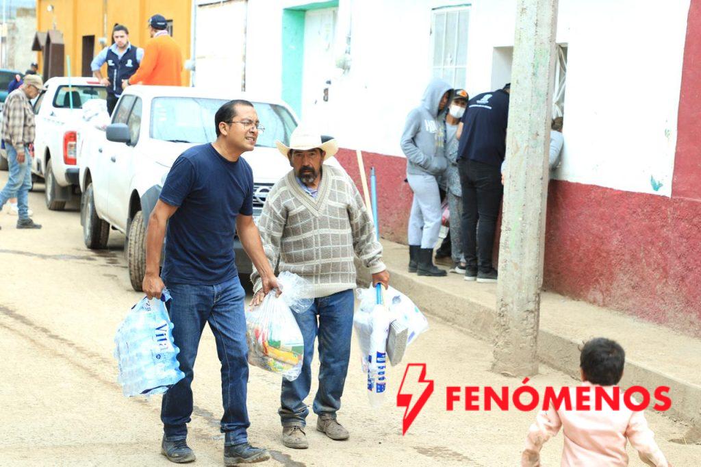 Entrega el DIF Estatal más de 9 mil artículos a las familias de San Pedro de Ibarra en Ocampo. Entrega el DIF Estatal más de 9 mil artículos a las familias de San Pedro de Ibarra en Ocampo.