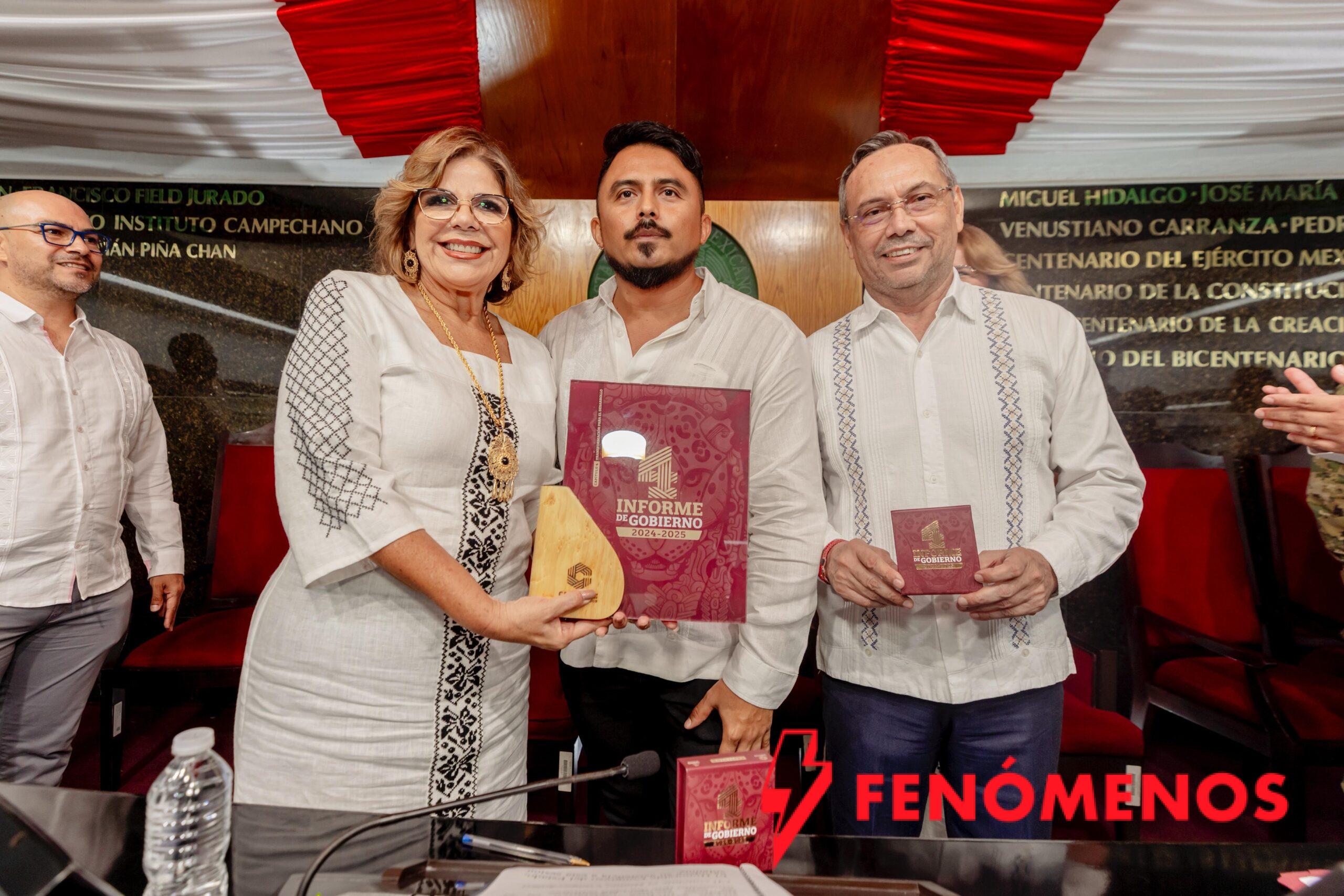 LA SECRETARIA DE GOBIERNO, LIZ HERNÁNDEZ, ENTREGÓ AL CONGRESO DEL ESTADO EL DOCUMENTO DEL IV INFORME DE LA GOBERNADORA LAYDA SANSORES SAN ROMÁN