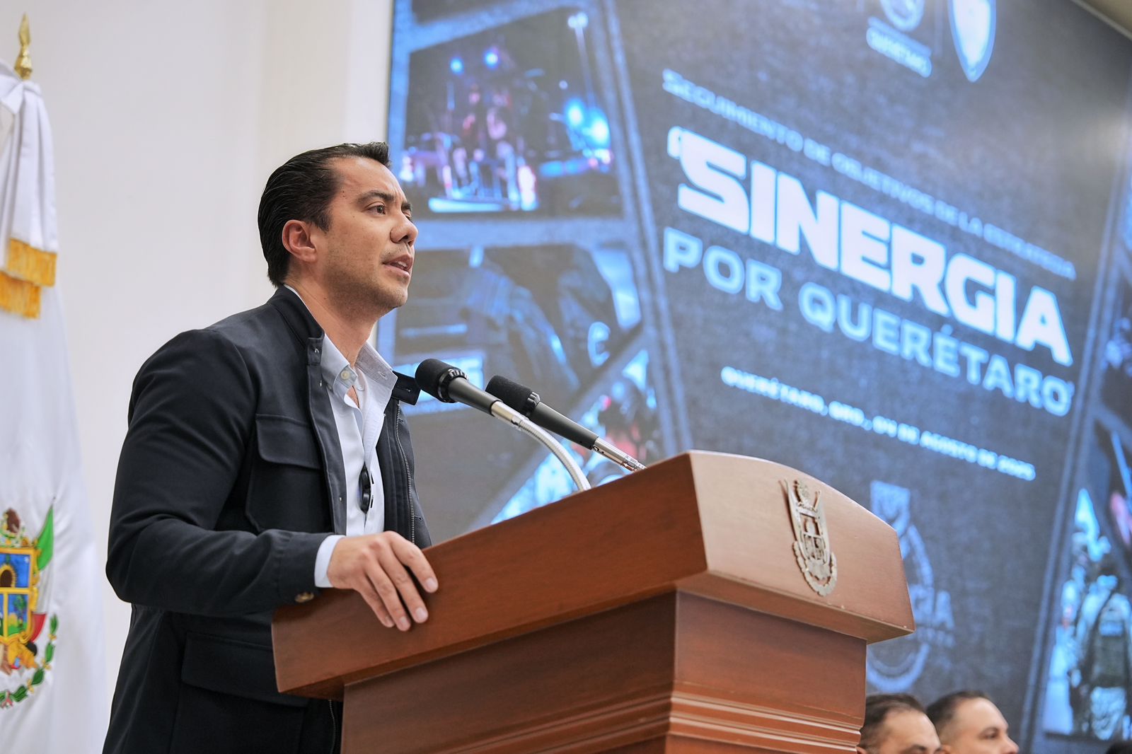 Imagen de Asiste Felifer Macías a la reunión para el seguimiento de objetivos de la estrategia “Sinergia por Querétaro”. 12