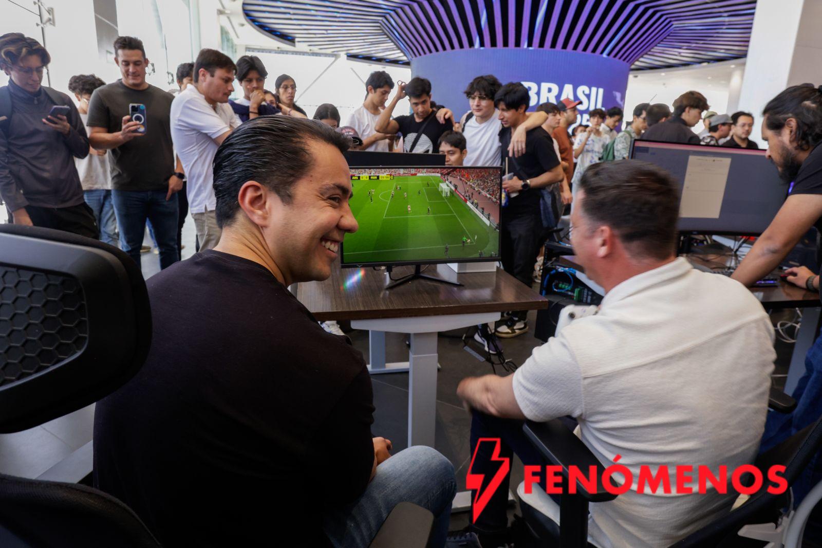 Asiste Felifer Macías a la final del Campeonato Nacional de gaming