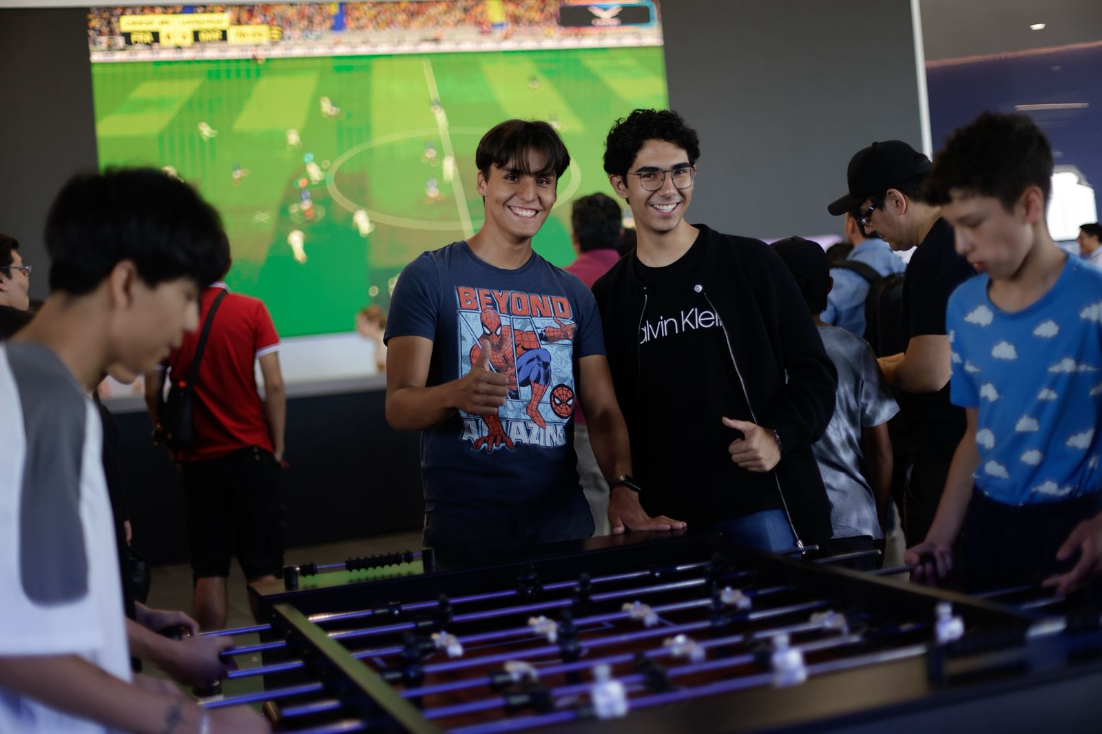 Imagen de Asiste Felifer Macías a la final del Campeonato Nacional de gaming 3