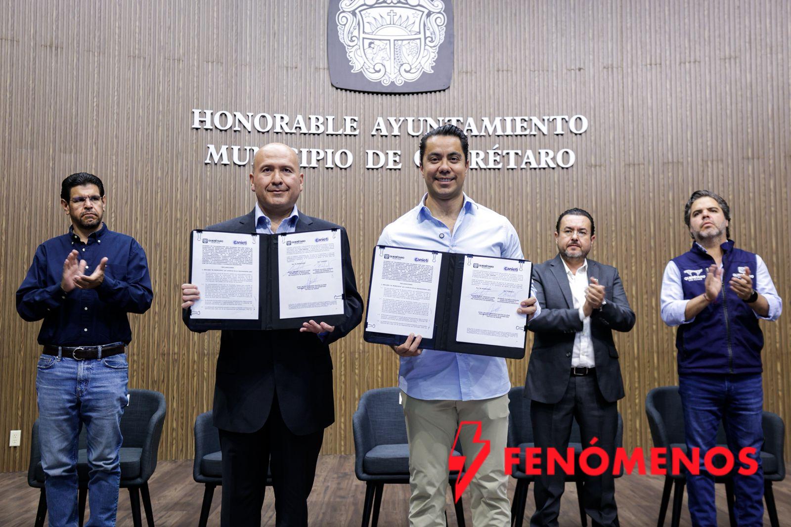 Firma Felifer Macías acuerdo de colaboración con la Cámara Nacional de la Industria Electrónica de Telecomunicaciones y Tecnologías de la Información Firma Felifer Macías acuerdo de colaboración con la Cámara Nacional de la Industria Electrónica de Telecomunicaciones y Tecnologías de la Información