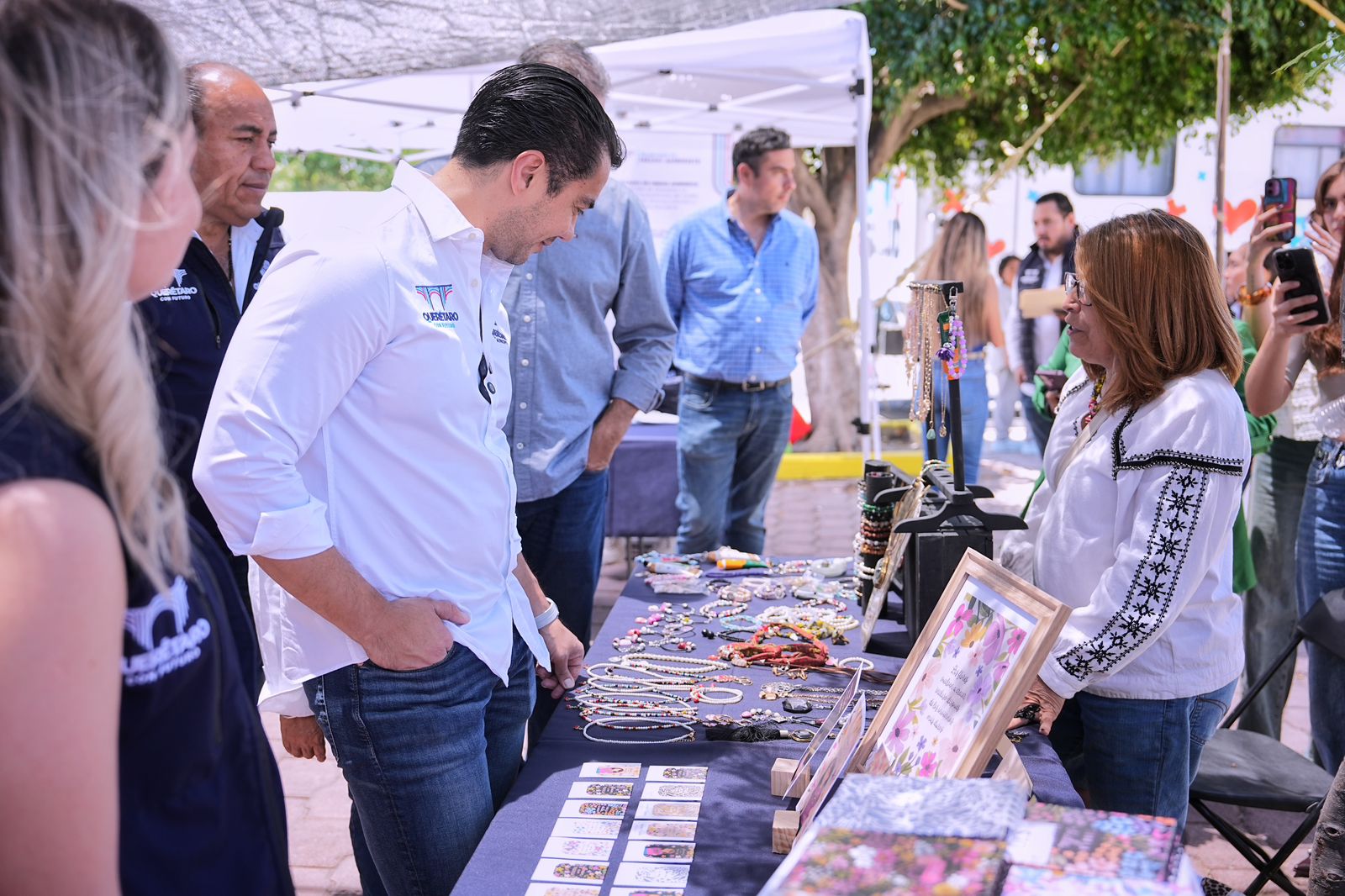 Imagen de Encabeza Felifer Macías Jornada de Alcalde en Acción 7