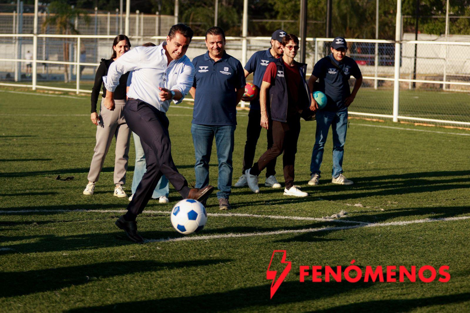 Inaugura Felifer Macías torneo deportivo mixto “Querétaro Con Futuro”