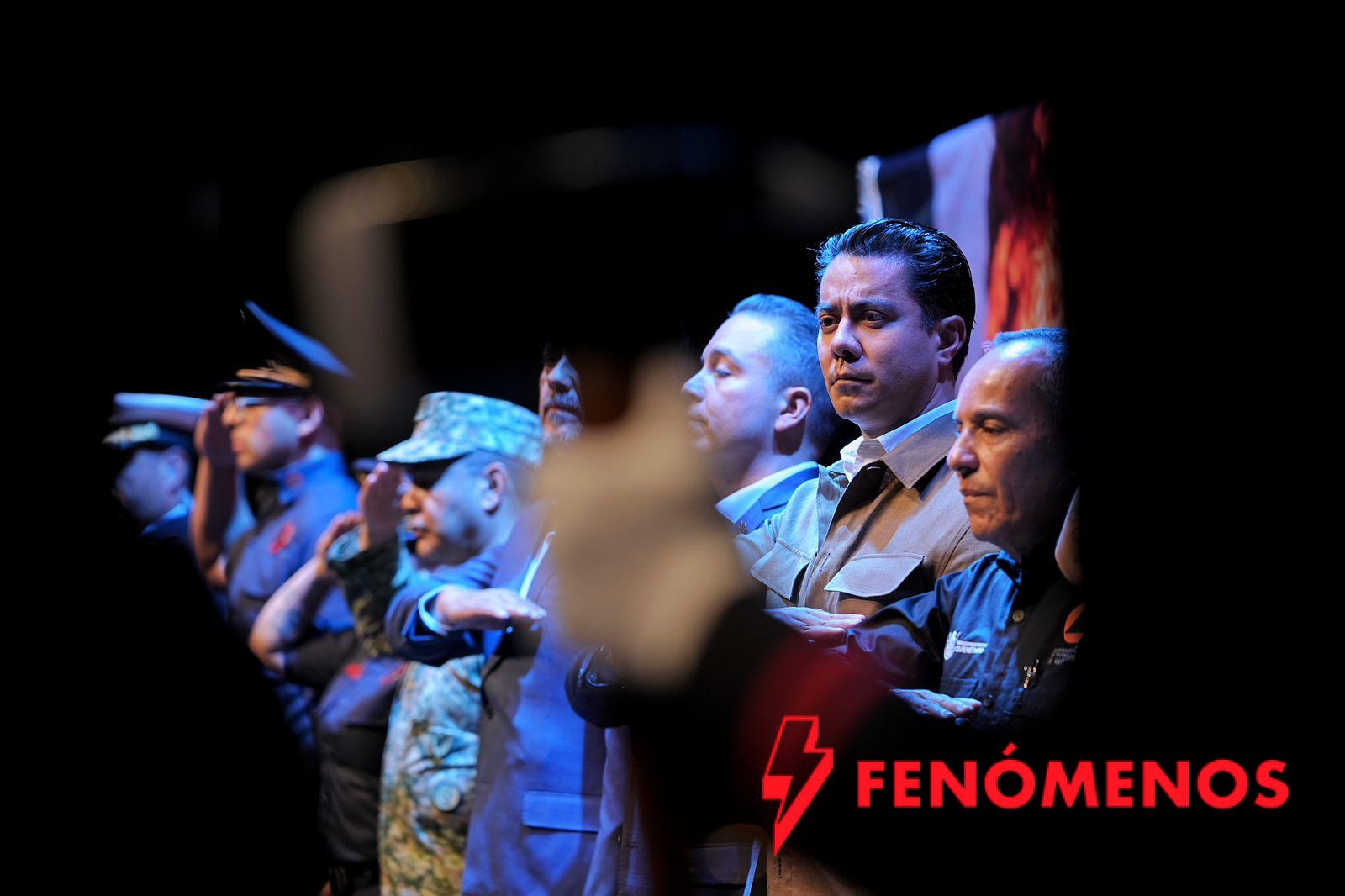 Reconoce Felifer Macías el valor y la entrega del Cuerpo de Bomberos de Querétaro