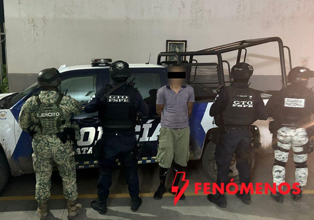 Detienen FSPE a cuatro personas; aseguran armas y presunta droga en Pénjamo como parte de la estrategia CONFIA Detienen FSPE a cuatro personas; aseguran armas y presunta droga en Pénjamo como parte de la estrategia CONFIA