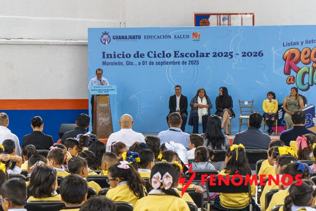 Secretario de Salud comienza actividades del nuevo ciclo escolar en Moroleón.
