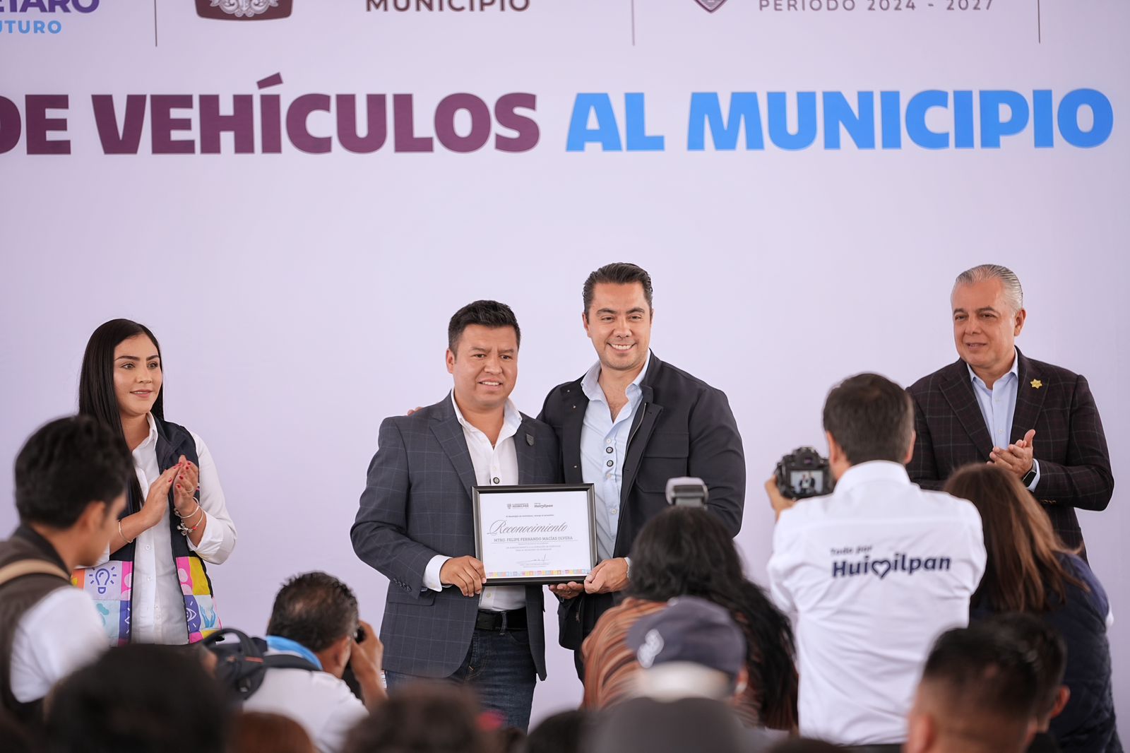 Imagen de Refuerza Felifer Macías la seguridad metropolitana con la donación de vehículos a Huimilpan 4