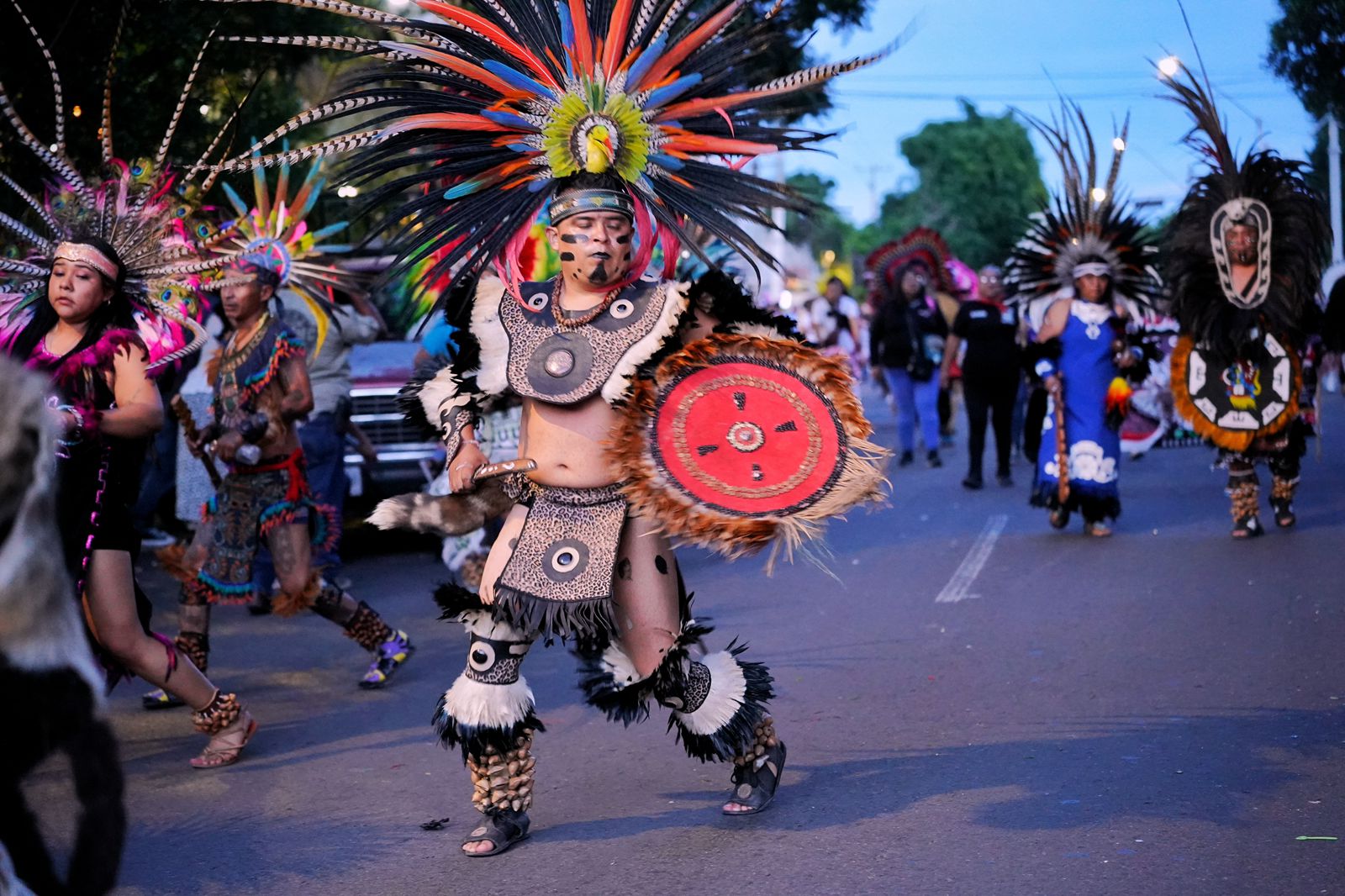 Imagen de Acude Felifer Macías al tradicional festejo de los concheros en el centro de la ciudad 10
