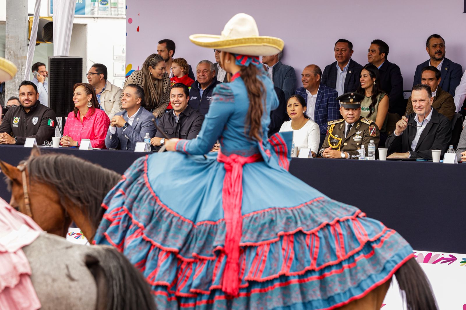 Imagen de Acude Felifer Macías al Desfile Cívico Militar por el CCXV Aniversario de la Independencia 24