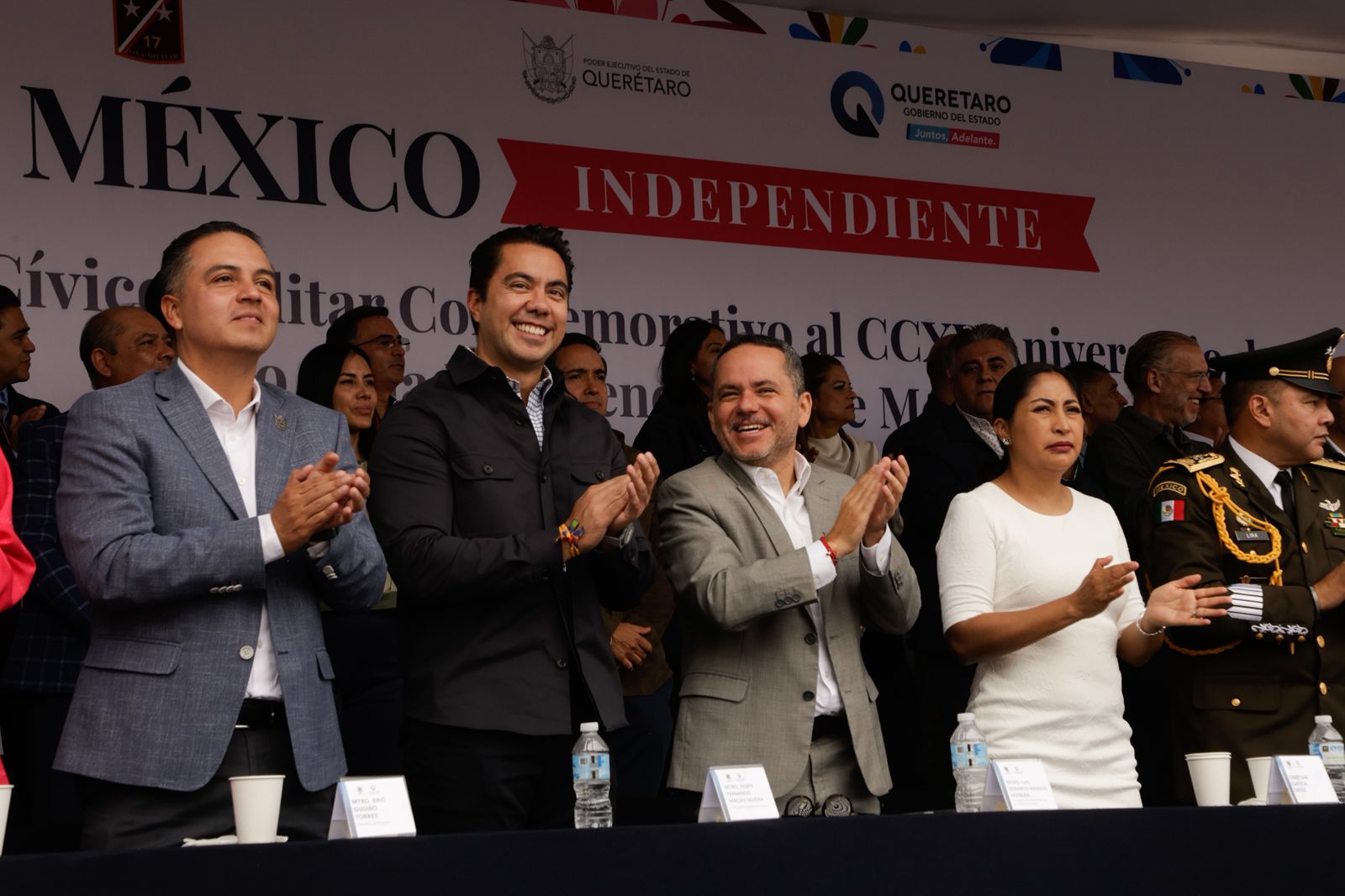 Imagen de Acude Felifer Macías al Desfile Cívico Militar por el CCXV Aniversario de la Independencia 25