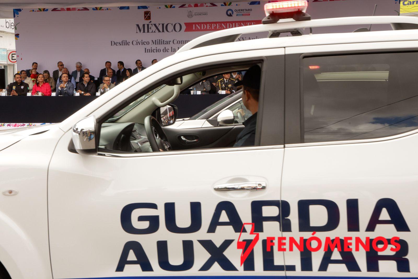 Acude Felifer Macías al Desfile Cívico Militar por el CCXV Aniversario de la Independencia Acude Felifer Macías al Desfile Cívico Militar por el CCXV Aniversario de la Independencia