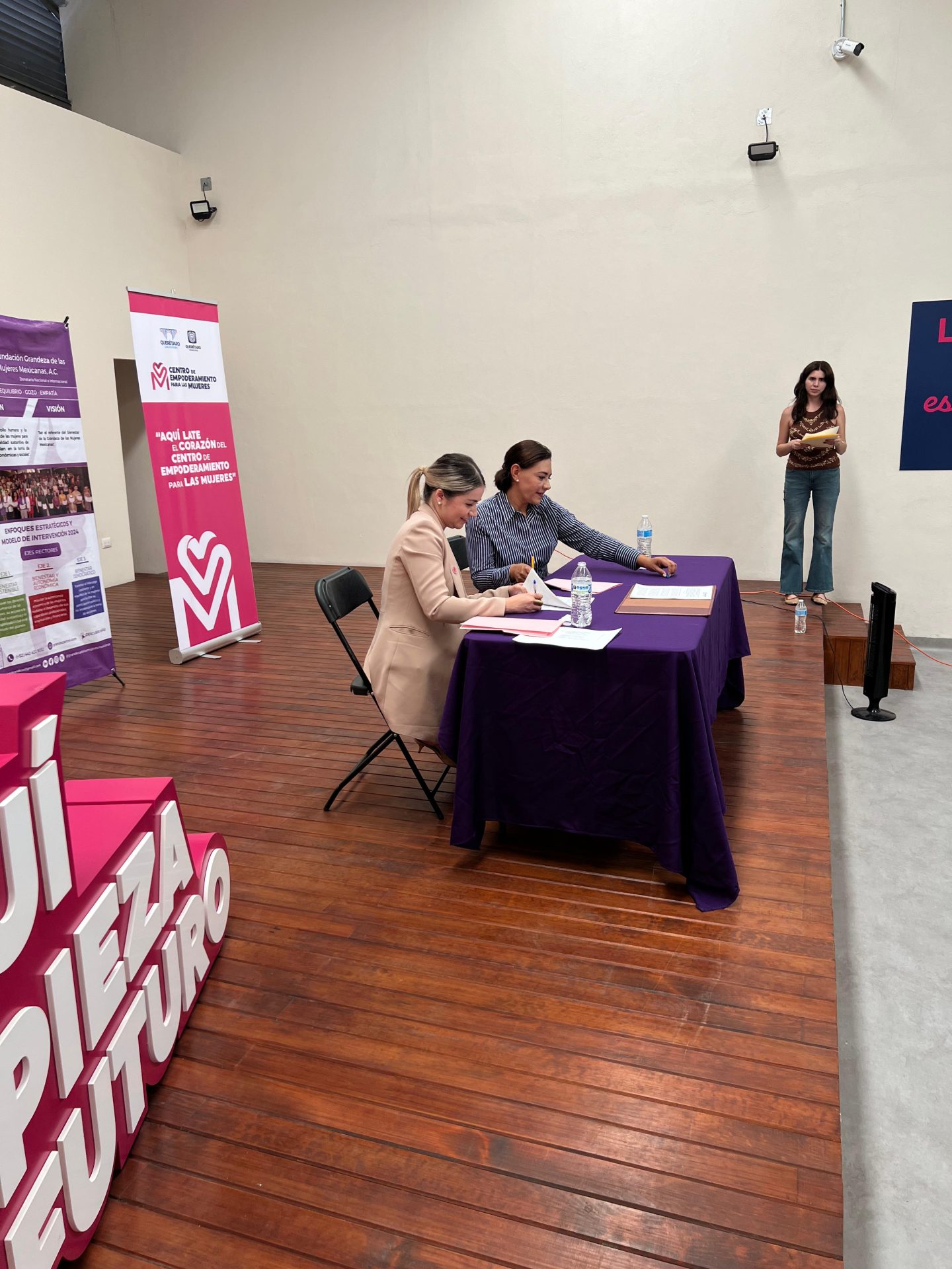 IMG-20250919-WA0030 Imagen de Municipio de Querétaro y CCME firman convenio para fortalecer el desarrollo de las mujeres 8