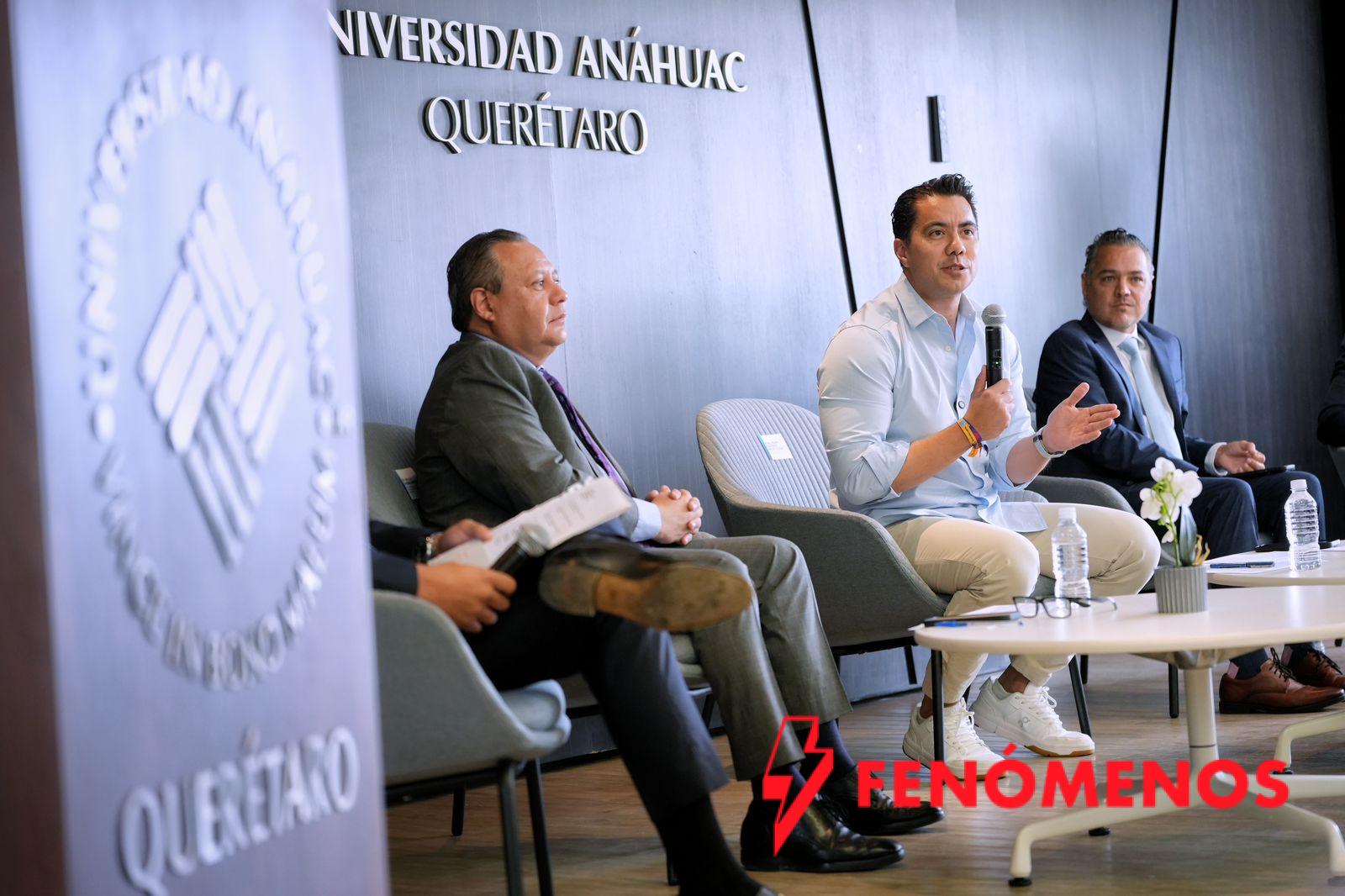 Invita Felifer Macías a jóvenes a crear cambios en la ciudad