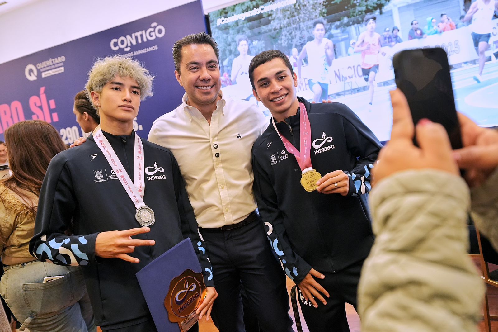 Imagen de Asiste Felifer Macías al desayuno con medallistas de la Olimpiada Nacional CONADE 2025 14