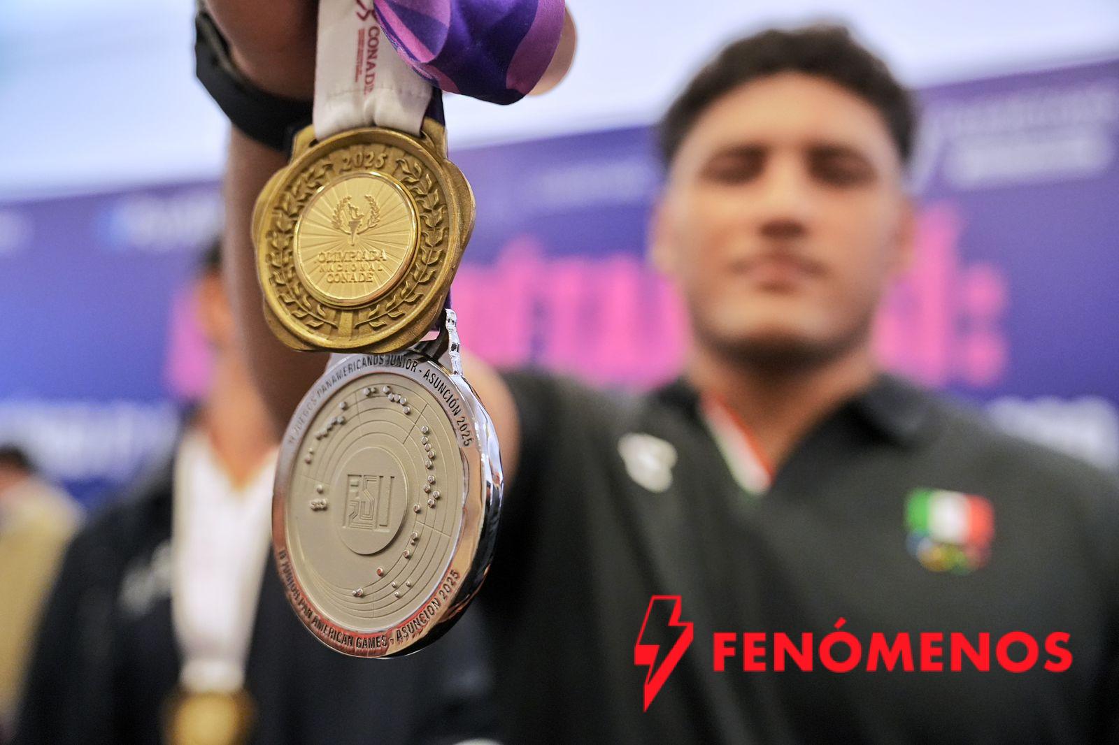 Asiste Felifer Macías al desayuno con medallistas de la Olimpiada Nacional CONADE 2025