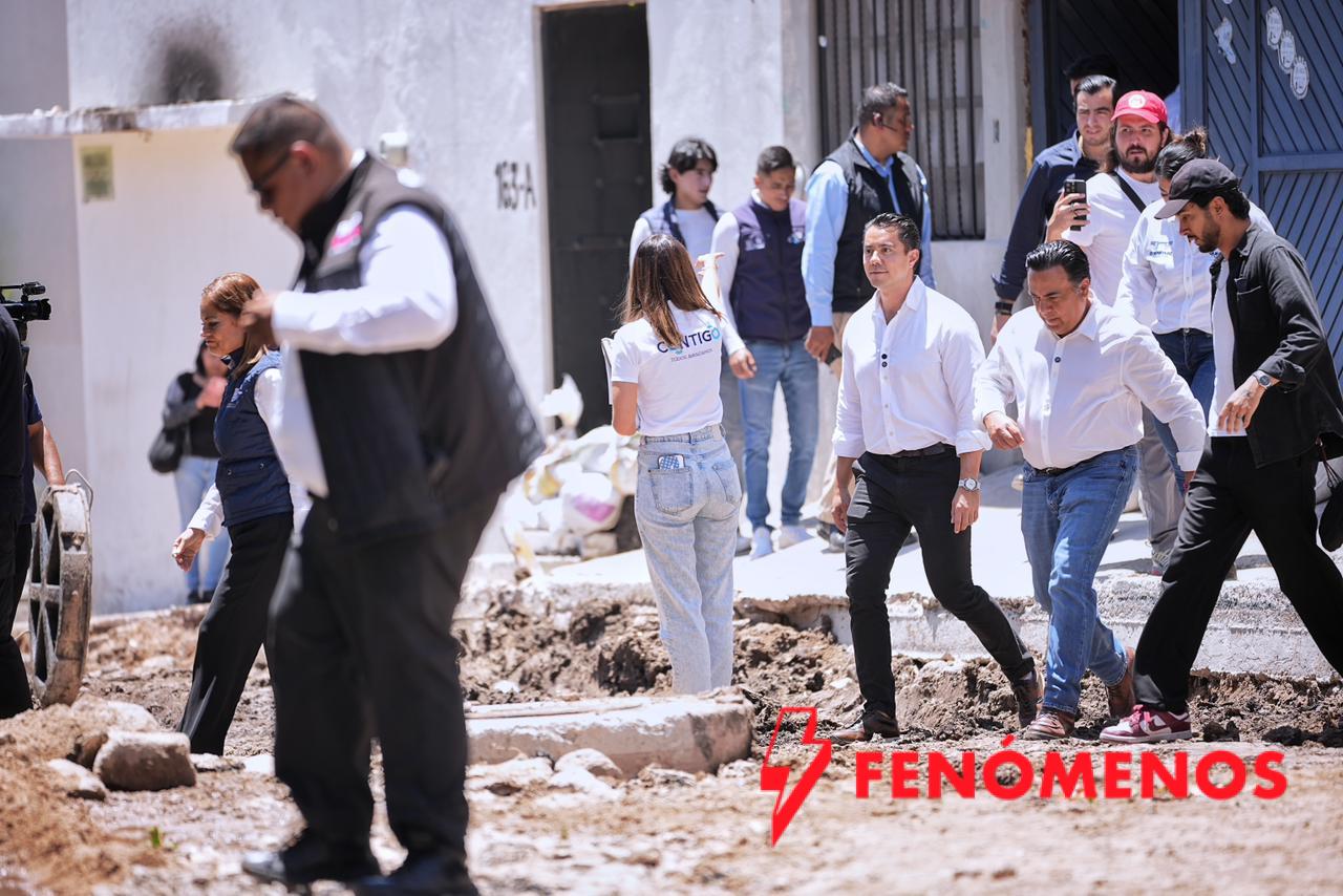 Realiza Felifer Macías entrega de enseres a familias afectadas por lluvias Realiza Felifer Macías entrega de enseres a familias afectadas por lluvias