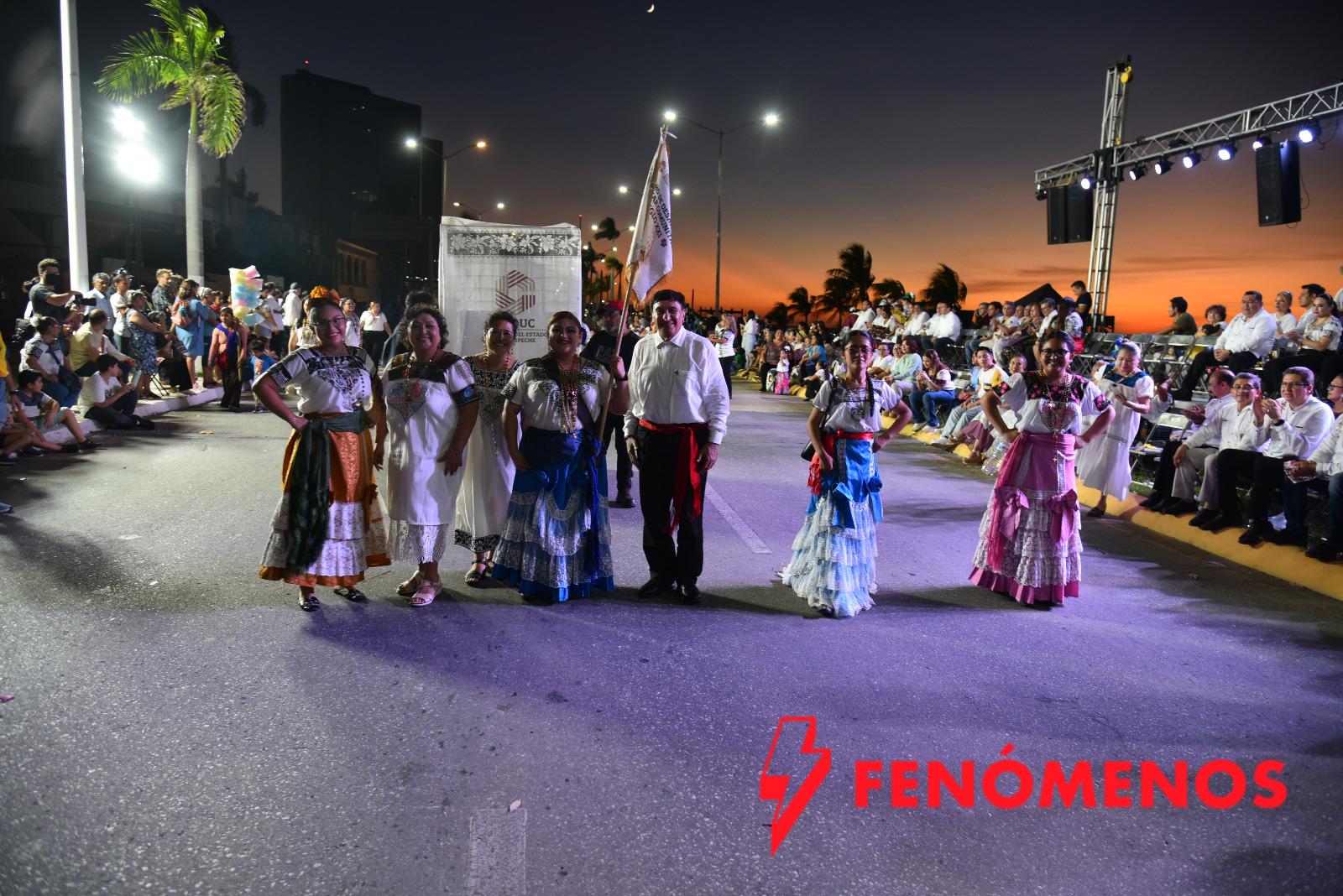 MÁS DE CUATRO MIL PERSONAS DESFILAN CON ORGULLO PARA CELEBRAR A CAMPECHE