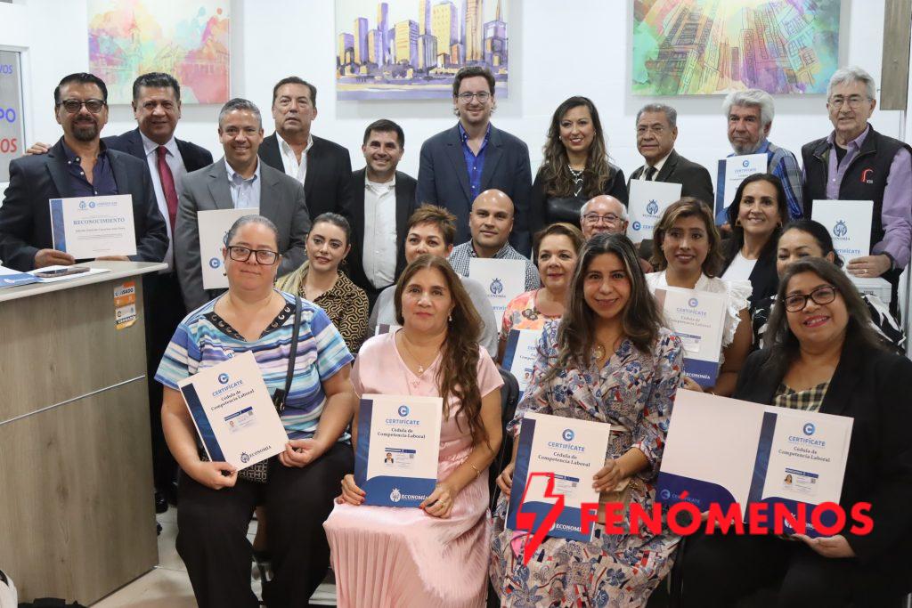 La Secretaría de Economía entrega 18 certificados de competencia laboral a agentes inmobiliarios de Guanajuato La Secretaría de Economía entrega 18 certificados de competencia laboral a agentes inmobiliarios de Guanajuato