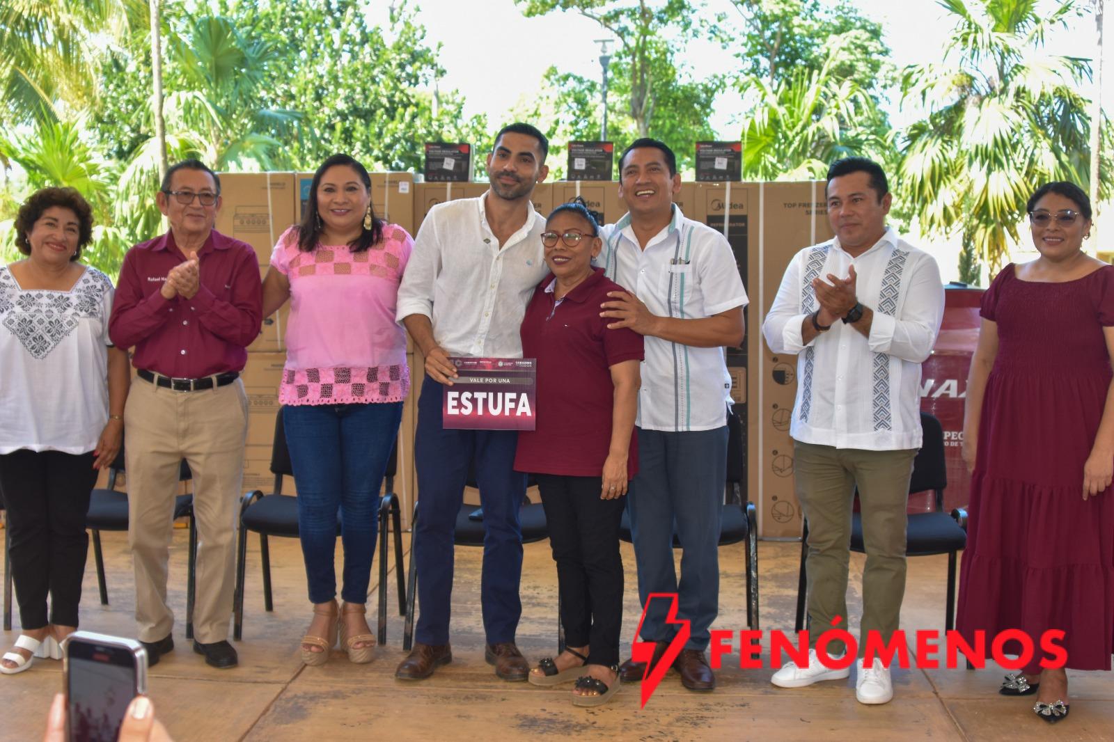 ENTREGAN APOYOS DEL PROGRAMA “HOGARES EN BIENESTAR” EN CALKINÍ, DZITBALCHÉ Y HECELCHAKÁN