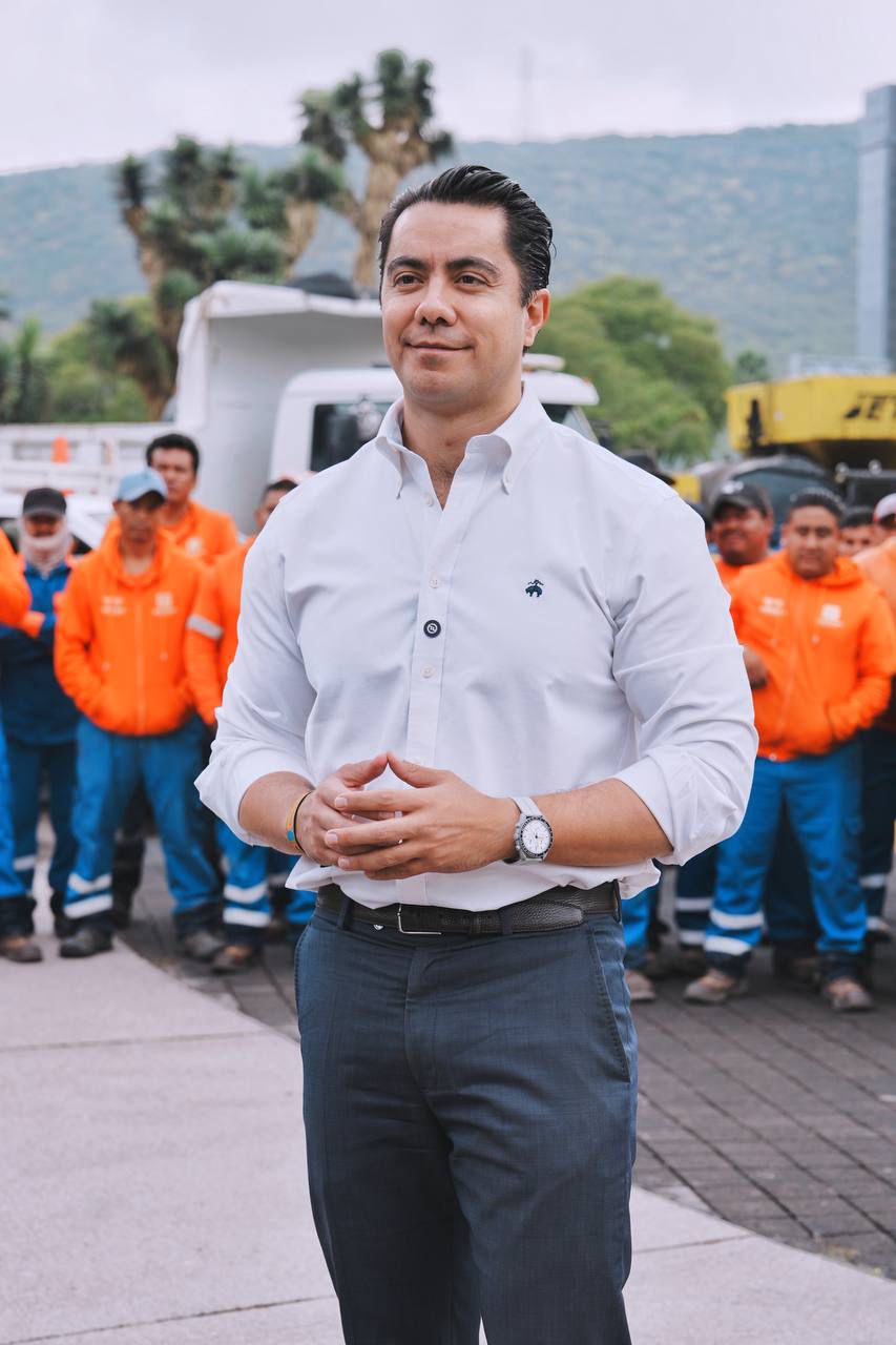 Imagen de Anuncia Felifer Macías respuesta inmediata a baches con la Mega Estrategia para Rehabilitar Vialidades 16