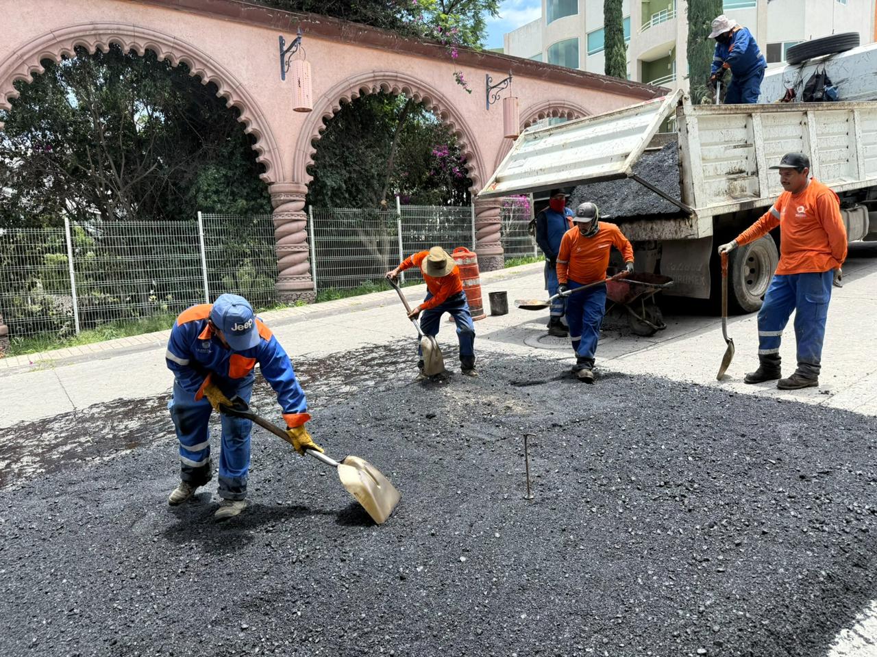 Imagen de Se han atendido 12 mil 842 baches en lo que va de la administración: Felifer Macías 7