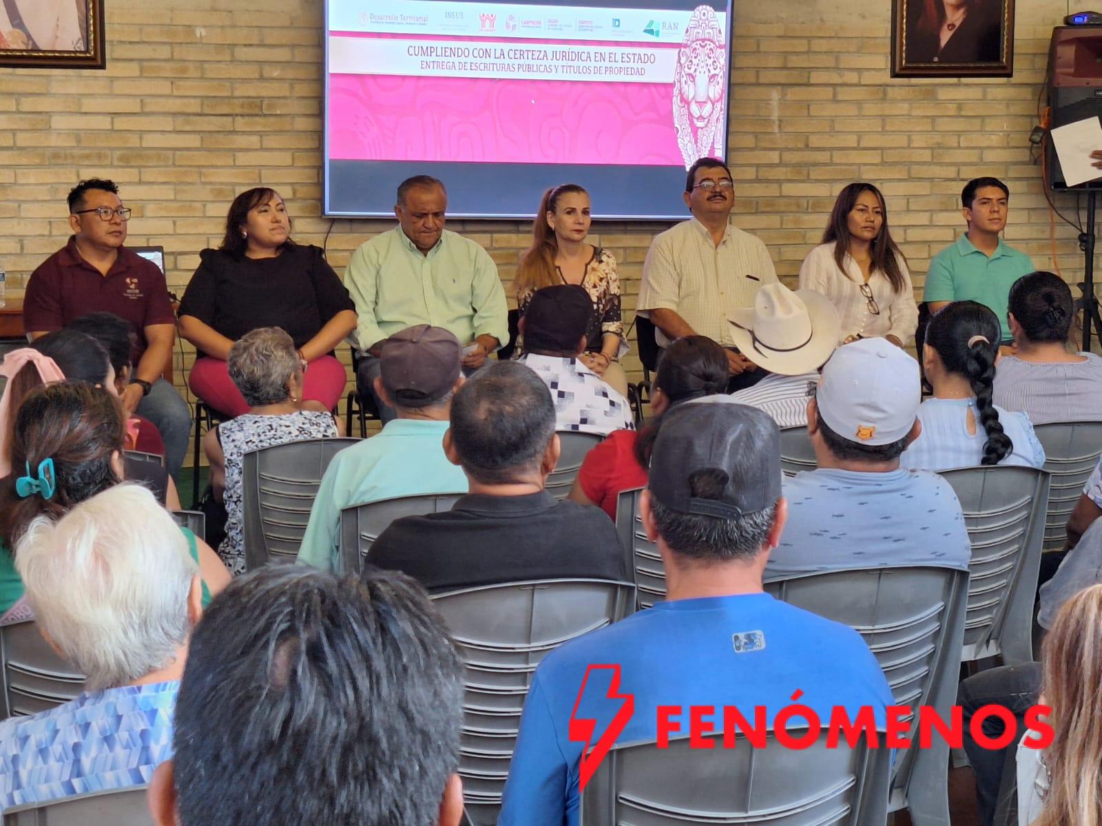 ENTREGAN 42 ESCRITURAS Y TÍTULOS DE PROPIEDAD EN ESCÁRCEGA A TRAVÉS DEL PROGRAMA DE CERTEZA JURÍDICA