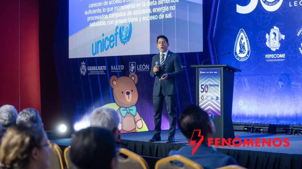 Llama Juan Carlos Montesinos a unir esfuerzos contra la obesidad infantil en Congreso Nacional de Pediatría.