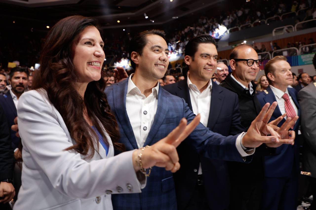 WhatsApp Image 2025-10-13 at 10.34.44 AM(3) Imagen de Presenta Felifer Macías: Una mirada al futuro de Querétaro 13