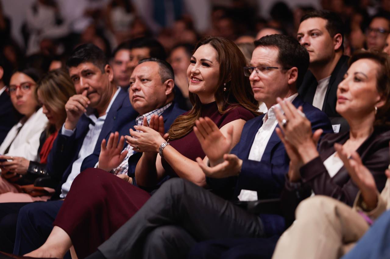 WhatsApp Image 2025-10-13 at 10.34.45 AM(1) Imagen de Presenta Felifer Macías: Una mirada al futuro de Querétaro 15