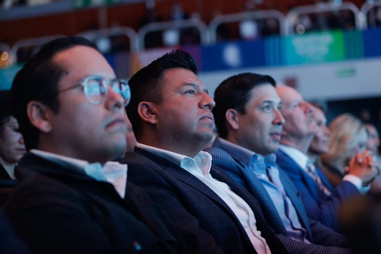 WhatsApp Image 2025-10-13 at 10.34.45 AM(5) Imagen de Presenta Felifer Macías: Una mirada al futuro de Querétaro 19