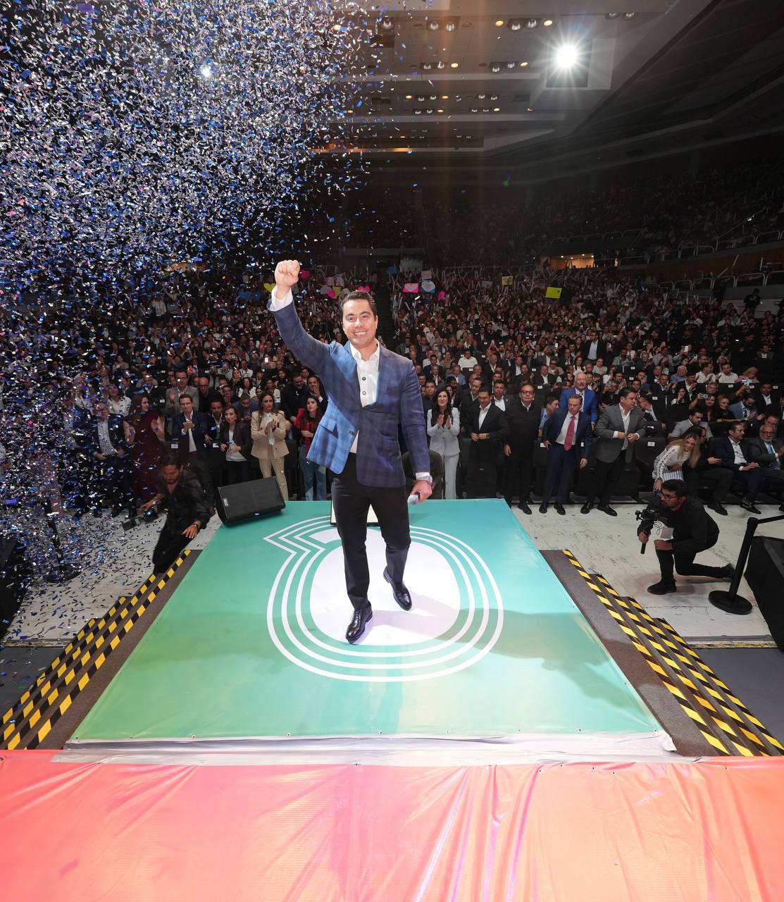 WhatsApp Image 2025-10-13 at 10.34.47 AM Imagen de Presenta Felifer Macías: Una mirada al futuro de Querétaro 22