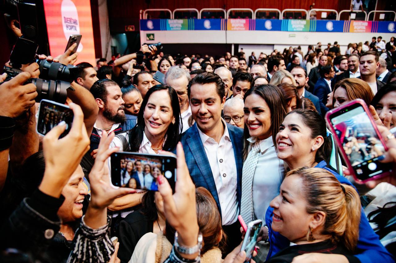 WhatsApp Image 2025-10-13 at 10.34.47 AM(2) Imagen de Presenta Felifer Macías: Una mirada al futuro de Querétaro 21