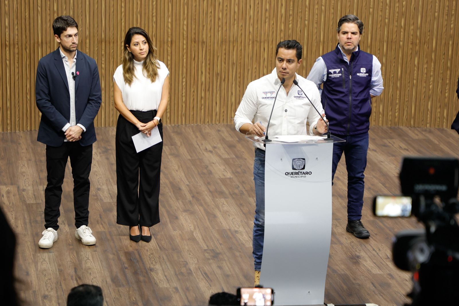 WhatsApp Image 2025-10-22 at 2.05.30 PM(1) Imagen de Presenta Felifer Macías actividades por Día de Muertos en la capital Queretana 3