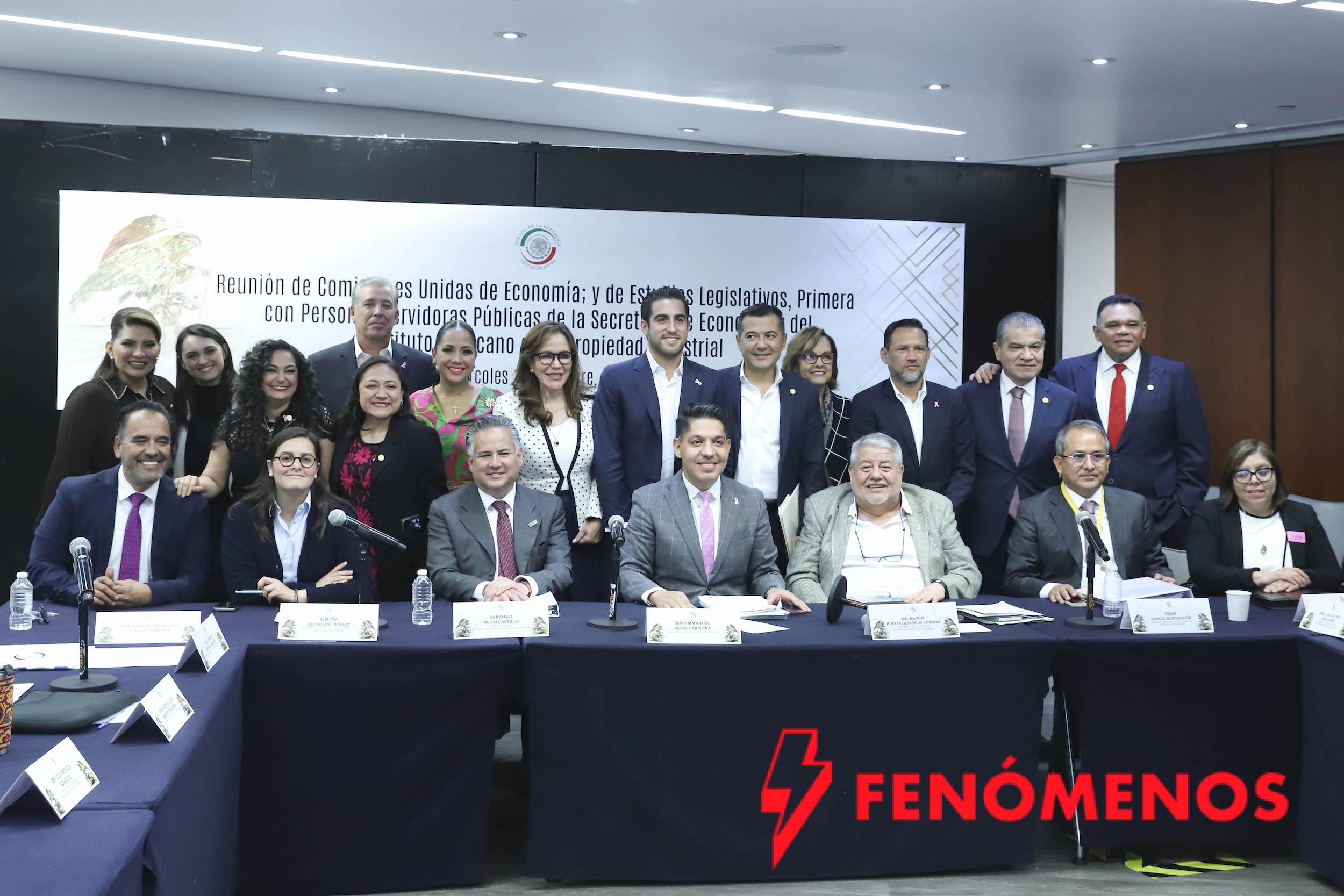  Senadores y funcionarios dialogan sobre reforma a la Ley de Protección industrial