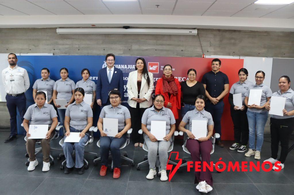 Empoderamiento femenino en la industria automotriz: 11 mujeres reciben constancias de capacitación en Würth Elektronik