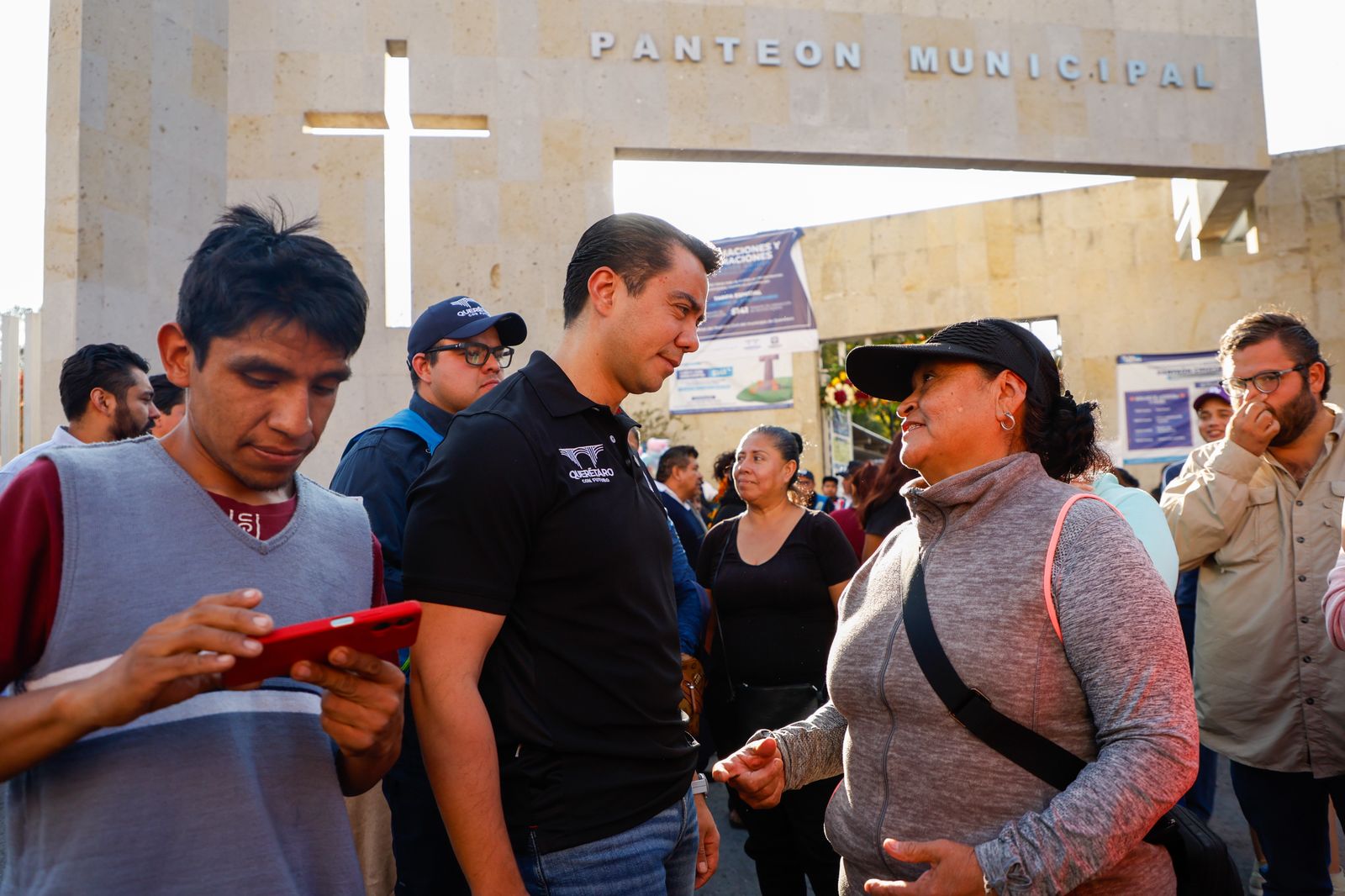 WhatsApp Image 2025-11-03 at 1.28.28 PM Imagen de Saldo blanco durante el operativo de Día de Muertos en panteones municipales 12