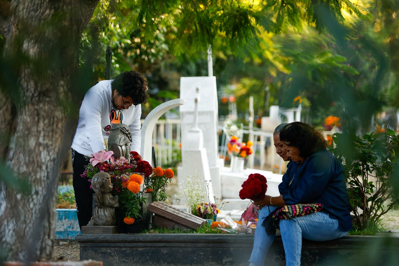 WhatsApp Image 2025-11-03 at 1.28.28 PM(1) Imagen de Saldo blanco durante el operativo de Día de Muertos en panteones municipales 11