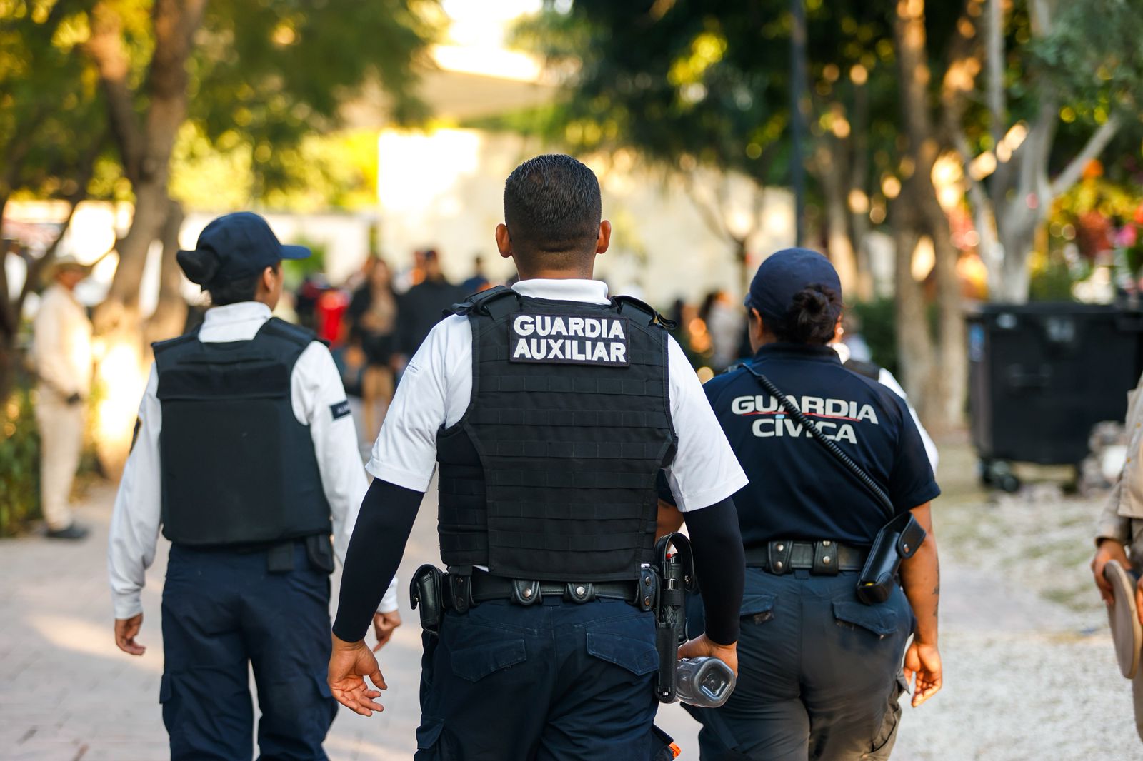 WhatsApp Image 2025-11-03 at 1.28.29 PM(1) Imagen de Saldo blanco durante el operativo de Día de Muertos en panteones municipales 9