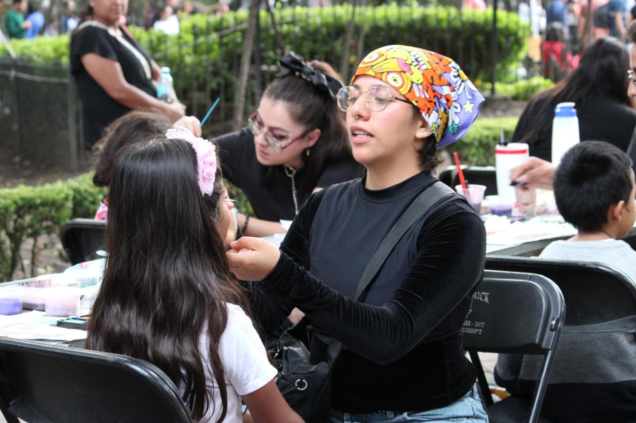 Imagen de Más de 75 mil personas se dieron cita en el Festival de Día de Muertos en la Alameda Hidalgo 6