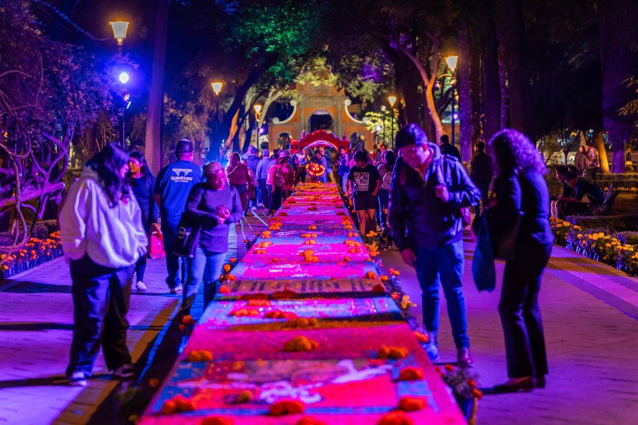 Imagen de Más de 75 mil personas se dieron cita en el Festival de Día de Muertos en la Alameda Hidalgo 3