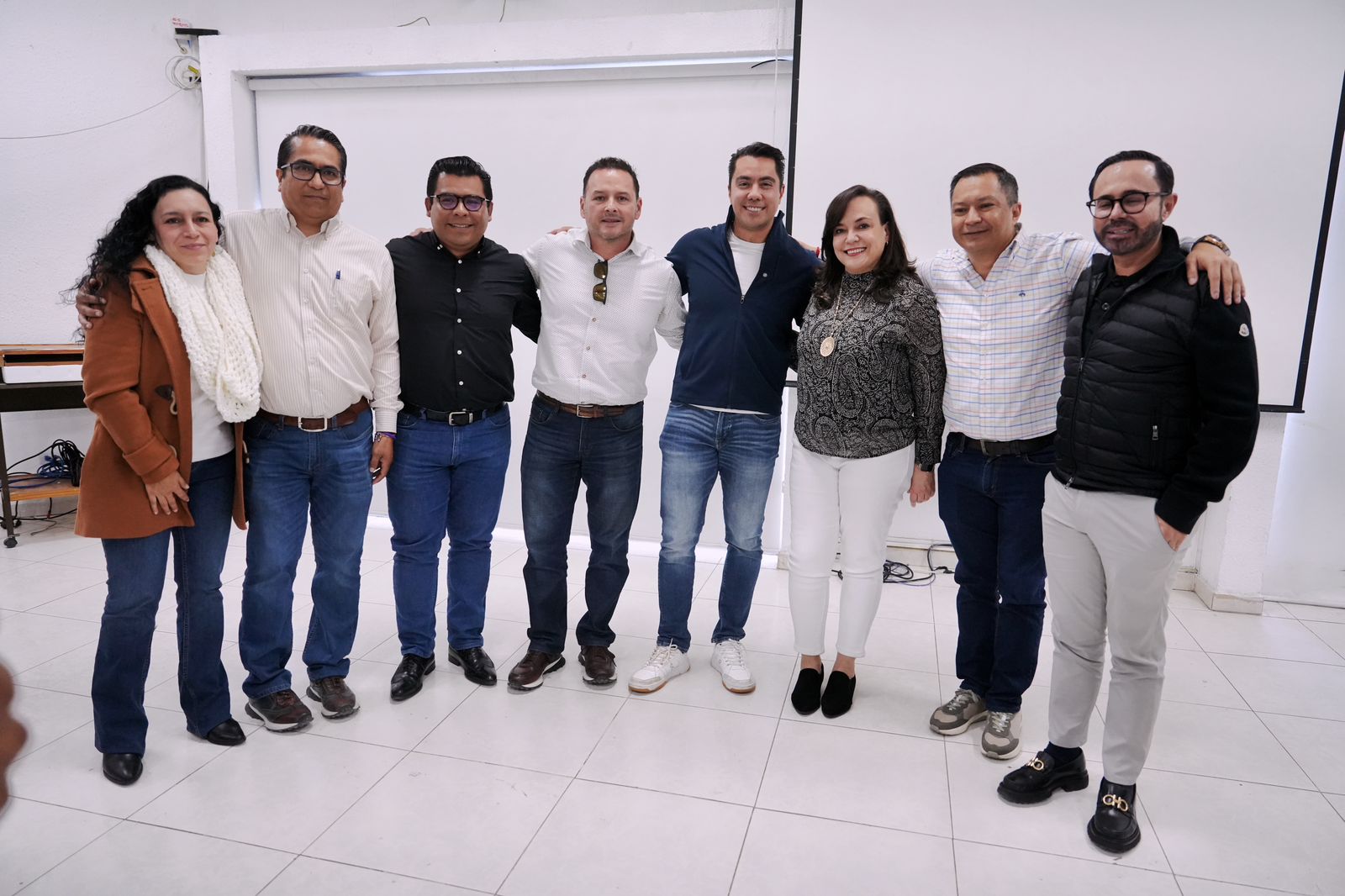 Imagen de Comparte Felifer Macías con estudiantes de la UAQ la importancia del servicio público 14