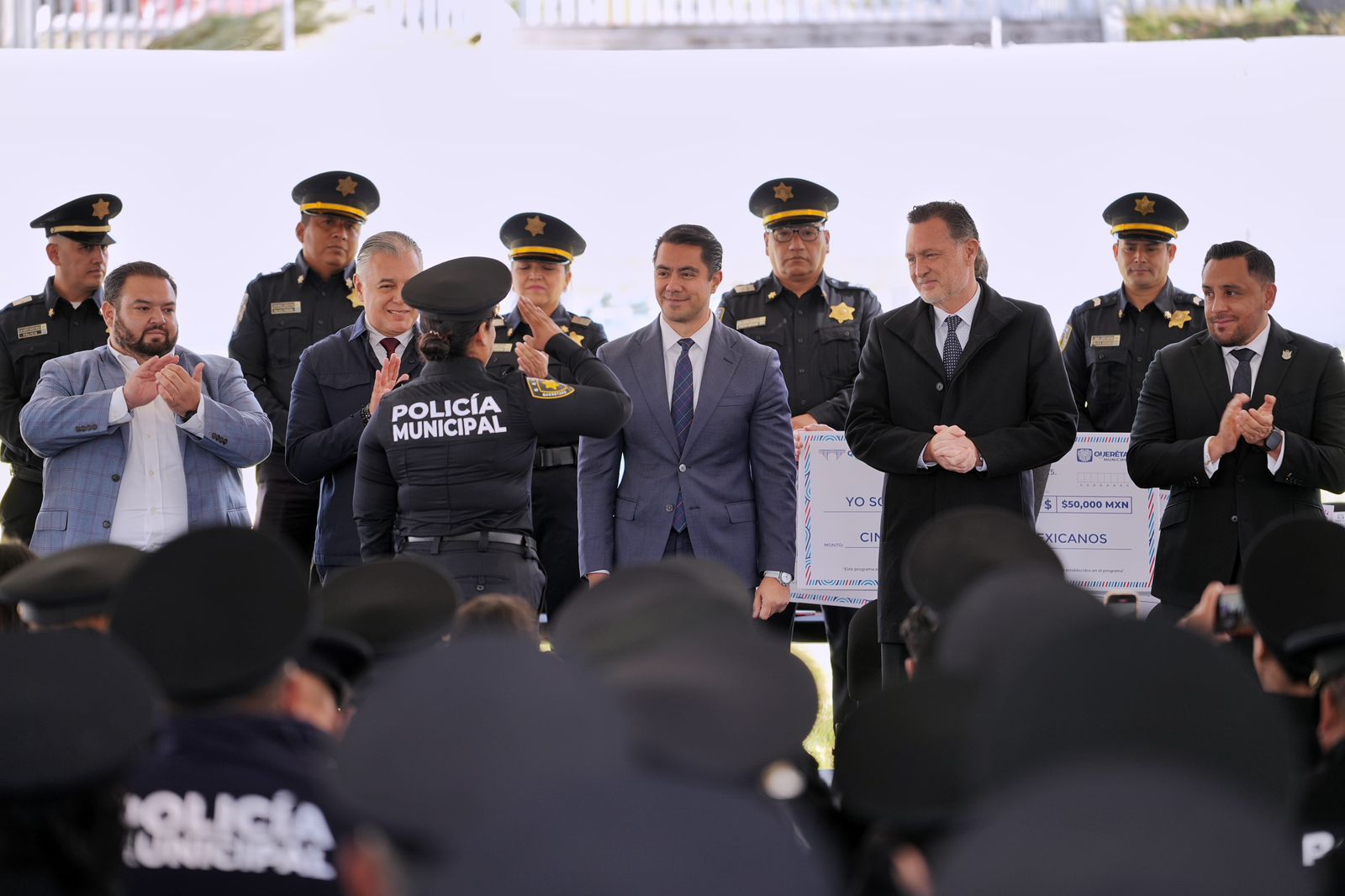 WhatsApp Image 2025-11-12 at 11.56.12 AM(5) Imagen de Entrega Felifer Macías 300 apoyos económicos de vivienda a personal policial 23