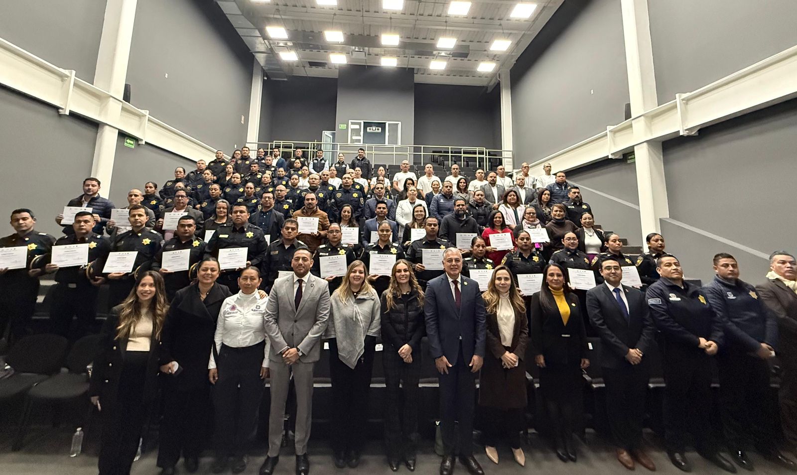 WhatsApp Image 2025-11-12 at 11.56.13 AM(1) Imagen de Municipio de Querétaro consolida su modelo de seguridad turística con la primera generación de Policía Turística 13