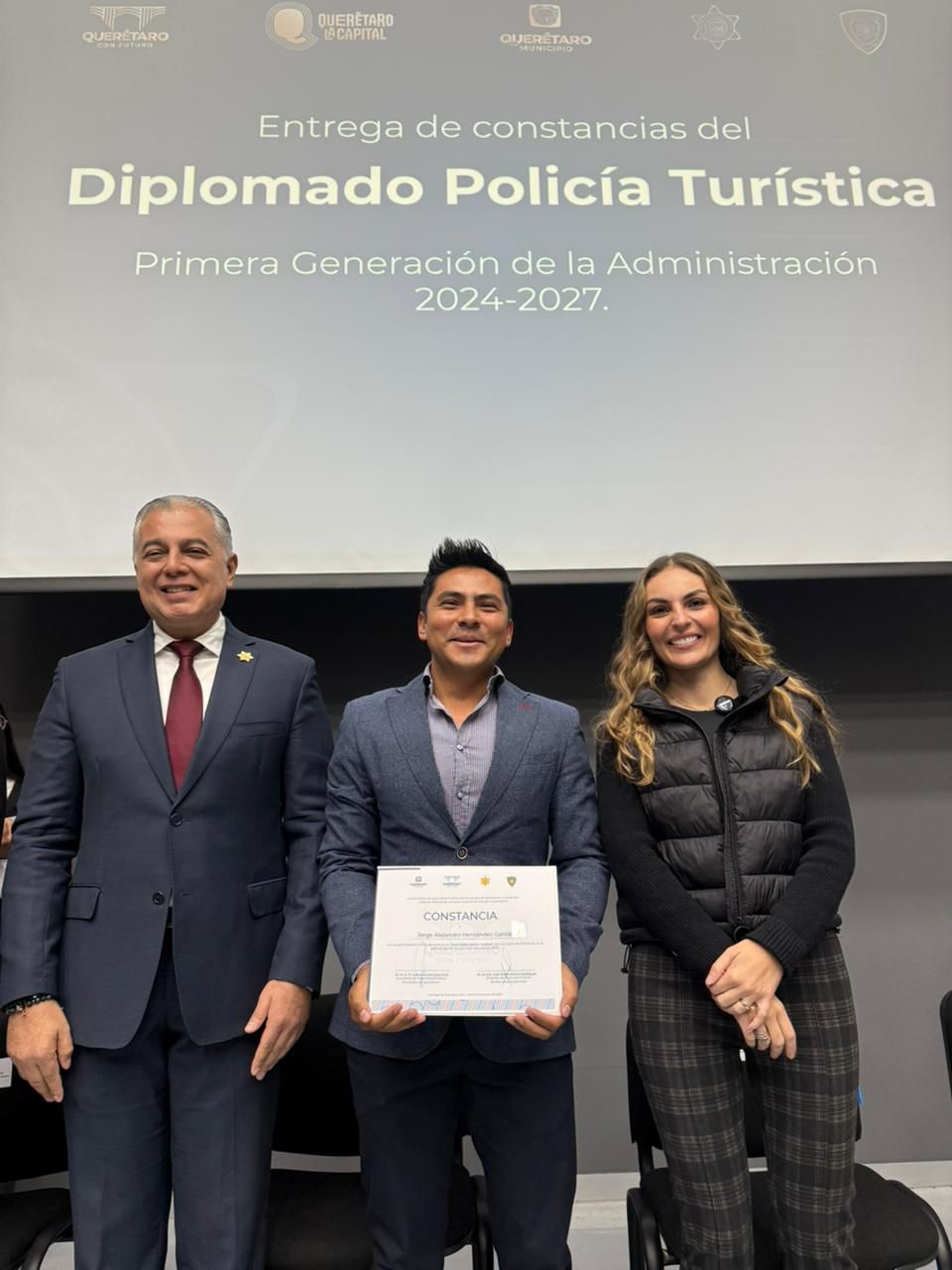 WhatsApp Image 2025-11-12 at 11.56.13 AM(2) Imagen de Municipio de Querétaro consolida su modelo de seguridad turística con la primera generación de Policía Turística 12