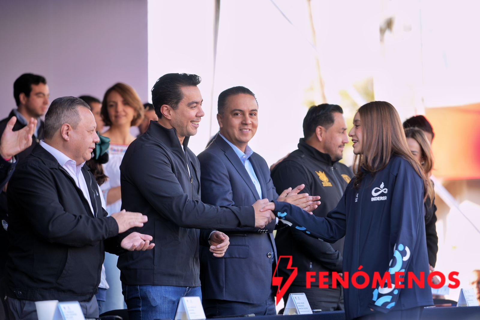 Acude Felifer Macías al Desfile Cívico Deportivo Conmemorativo al CXV Aniversario de la Revolución Mexicana