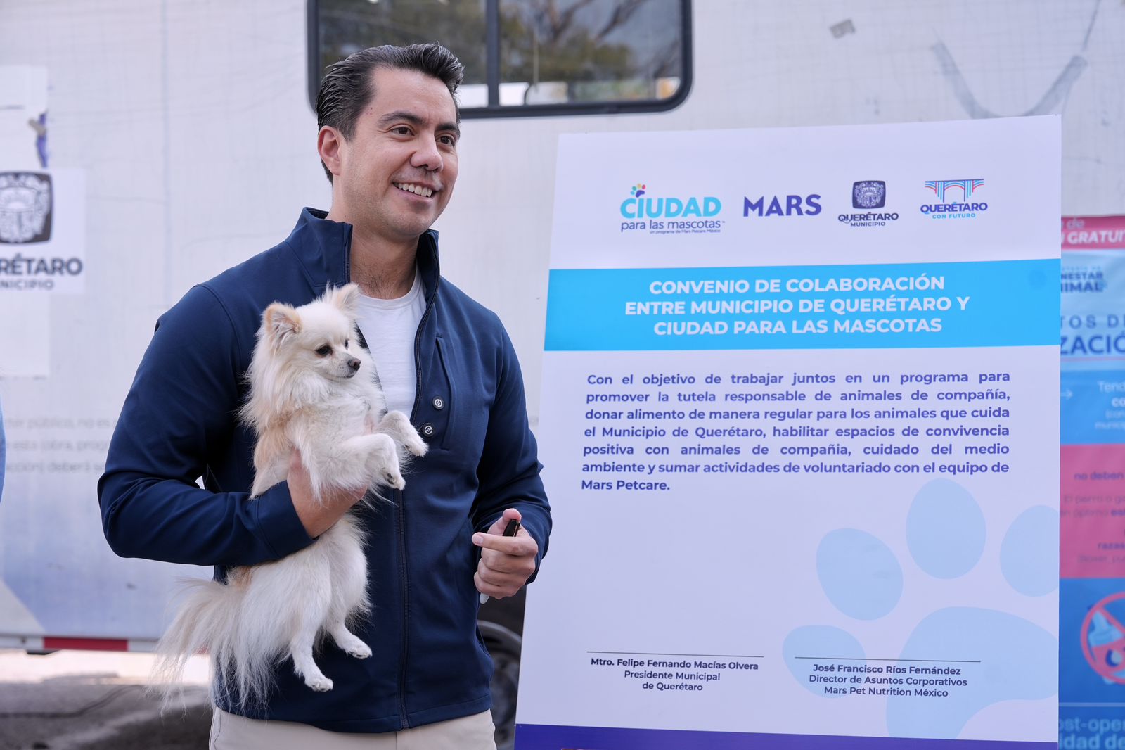 Imagen de Firma Felifer Macías convenio de colaboración entre el municipio de Querétaro y Mars Petcare México 12