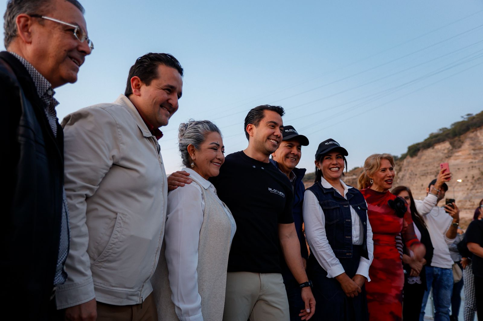 WhatsApp Image 2025-11-24 at 10.36.12 PM(4) Imagen de Presenta Felifer Macías marca Bloquers 6