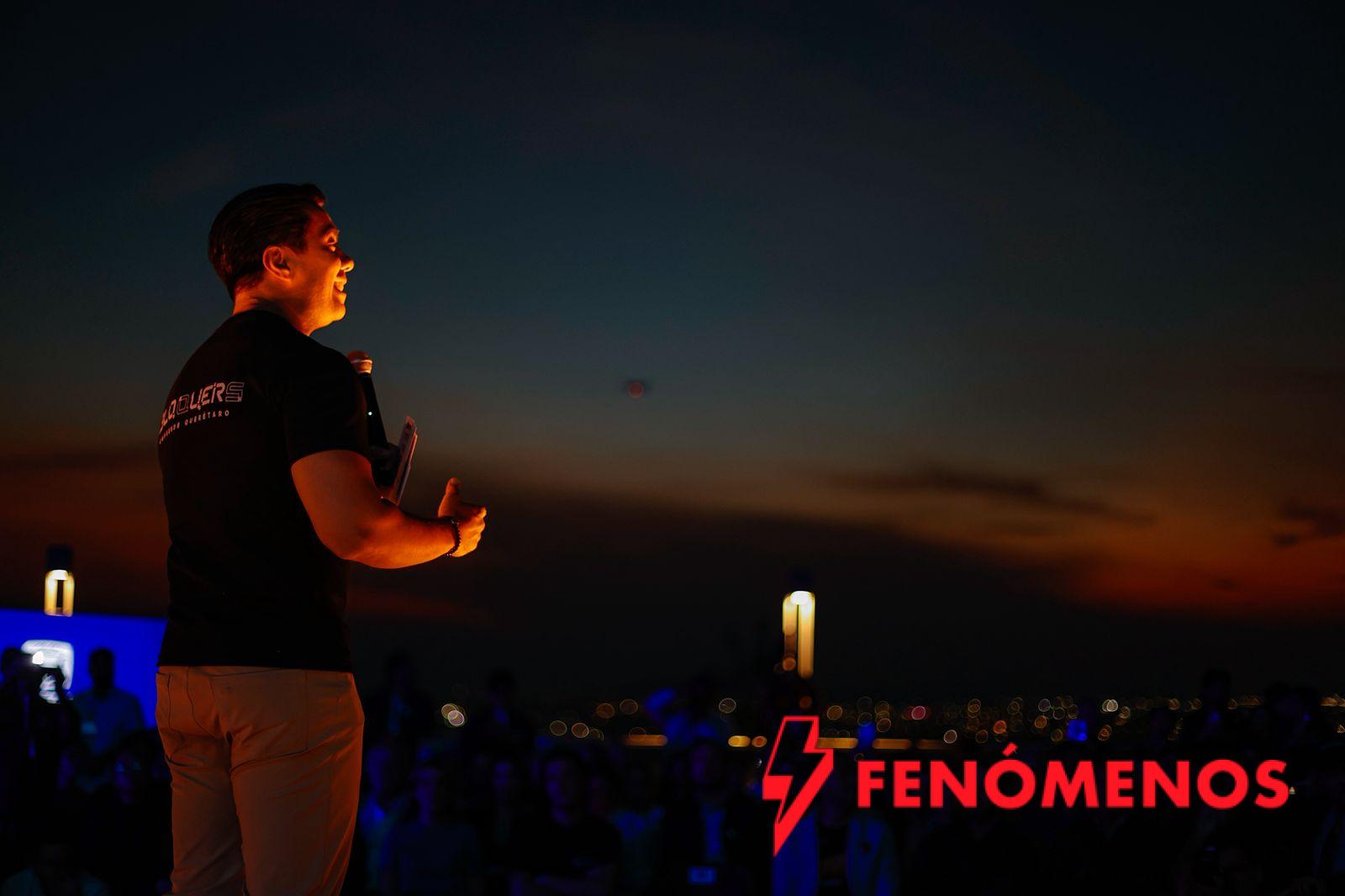 Presenta Felifer Macías marca Bloquers