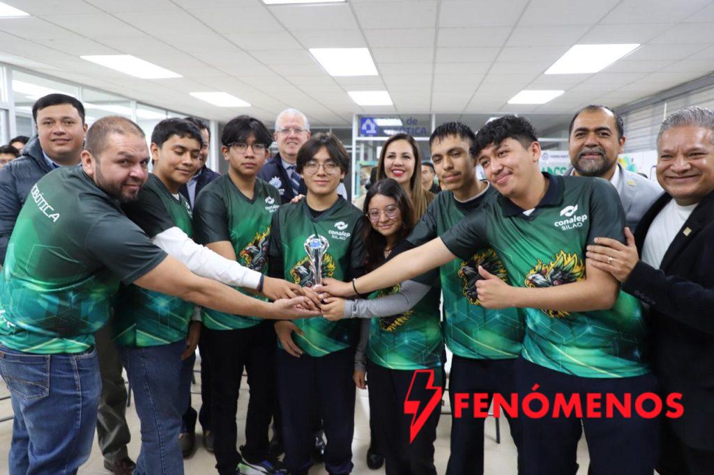 CONALEP Guanajuato recibe a sus campeones mundiales de robótica tras histórica participación en China